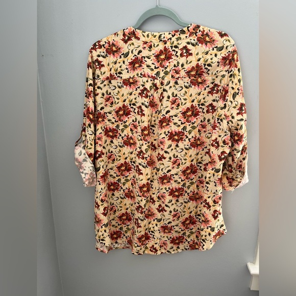 Torrid Cream and Red Blouse with Mandarin Collar and Buttoned Style - Picture 2 of 9